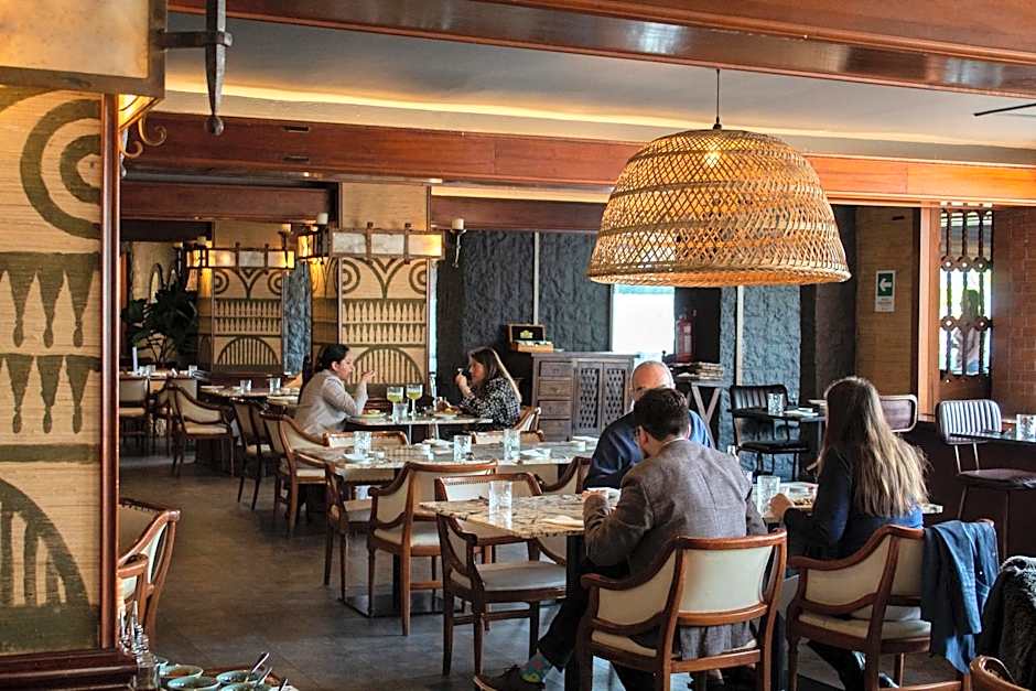 Hotel Almacruz and Convention Center