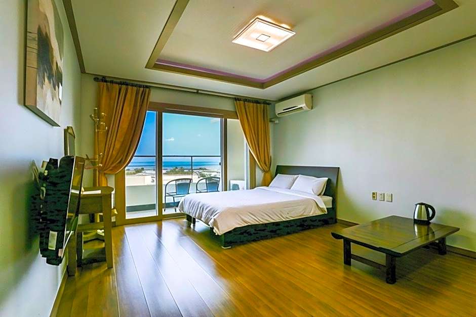 Jeju Bada Wi Olle Pension