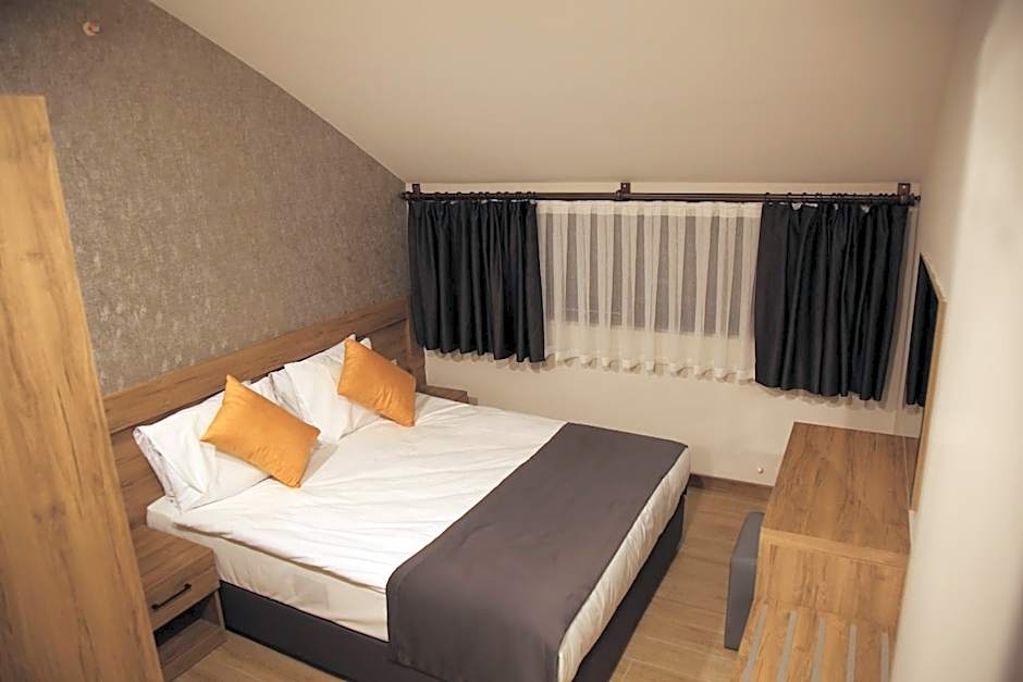 Golden World Suite Hotel