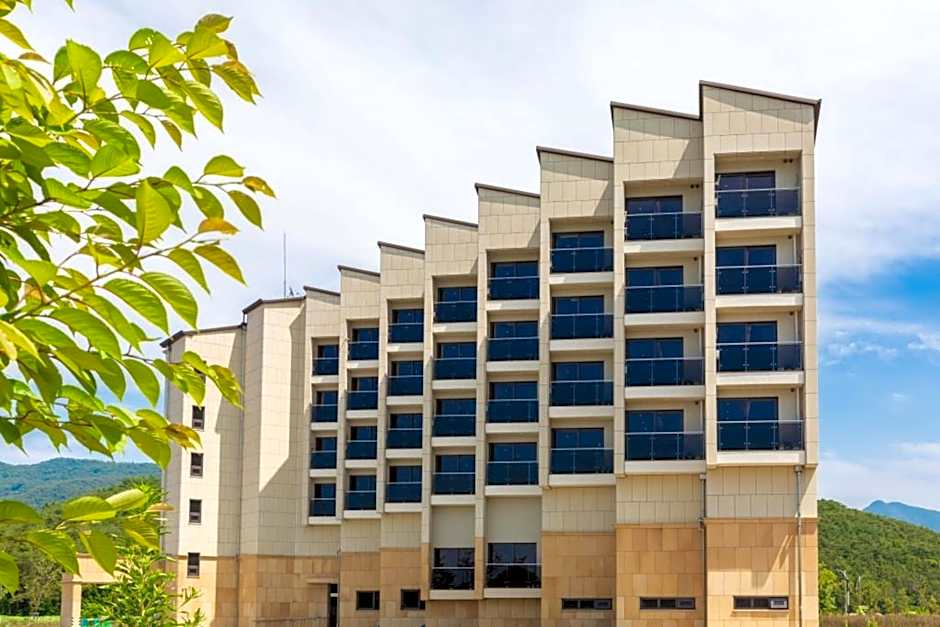 CozyCove Boutique Hotel