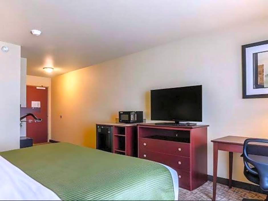 AmericInn by Wyndham Oshkosh