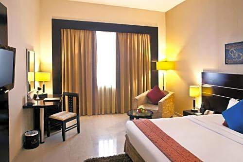 Landmark Riqqa Hotel