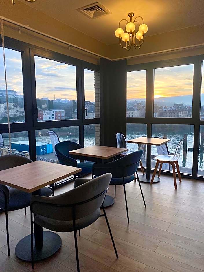 LA TOUR AUX CRABES près de la plage