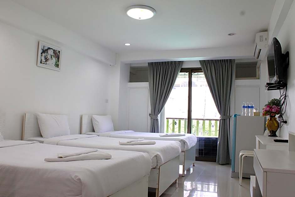 Thanyachatra Boutique.