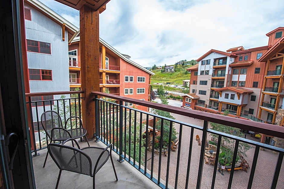 The Lodge at Mountaineer Square, A Vail Resorts Property