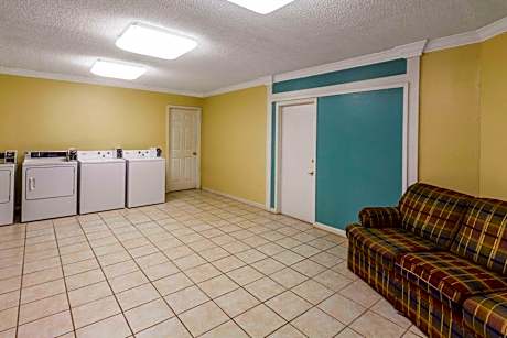 Days Inn by Wyndham Natchitoches