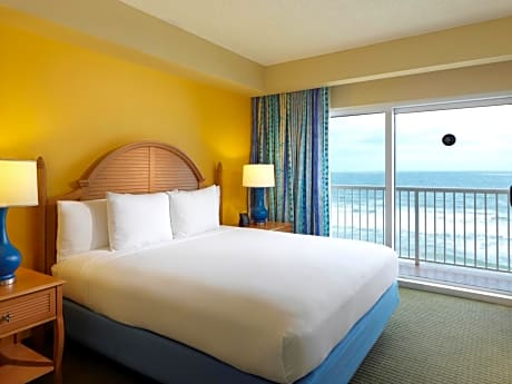 1 Queen Bed Accessible Patio Suite