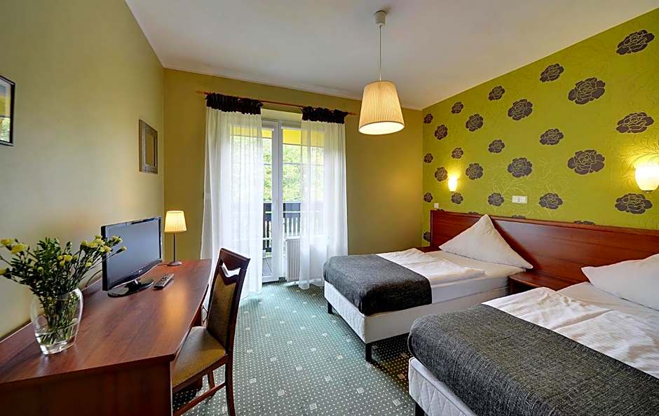 Hotel Belweder - przy hotelu Golebiewski