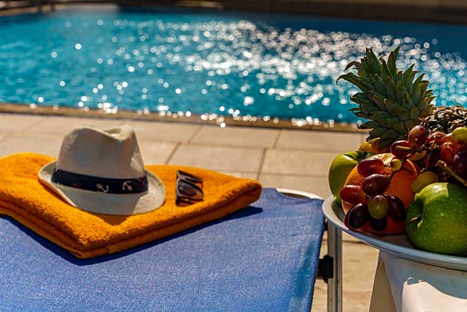 Dedalos Beach Hotel