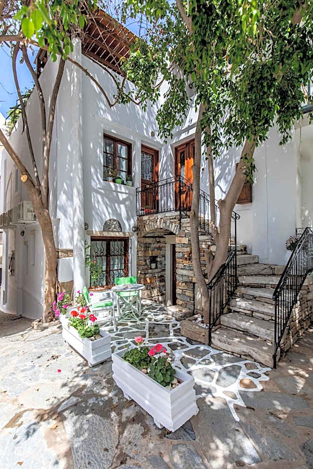 Arco Naxos Luxury Apartments