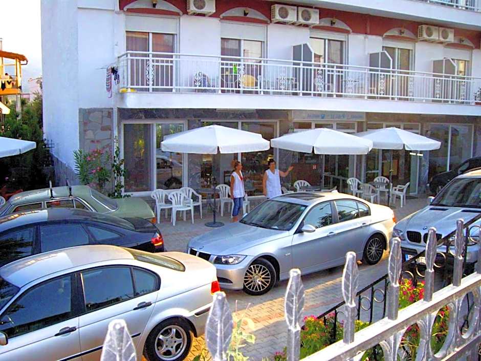 Hotel TRIADA