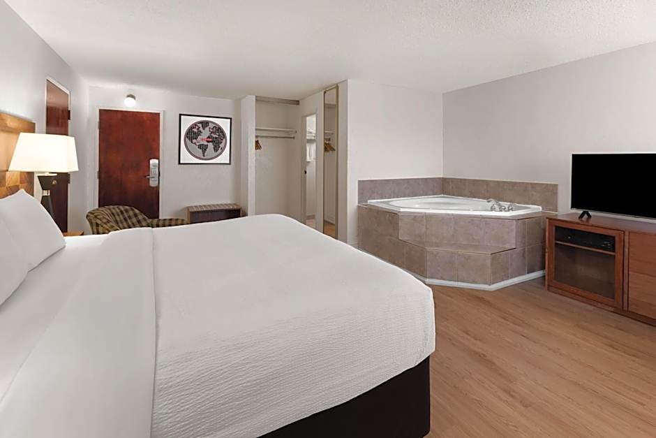 Ramada by Wyndham Arnprior