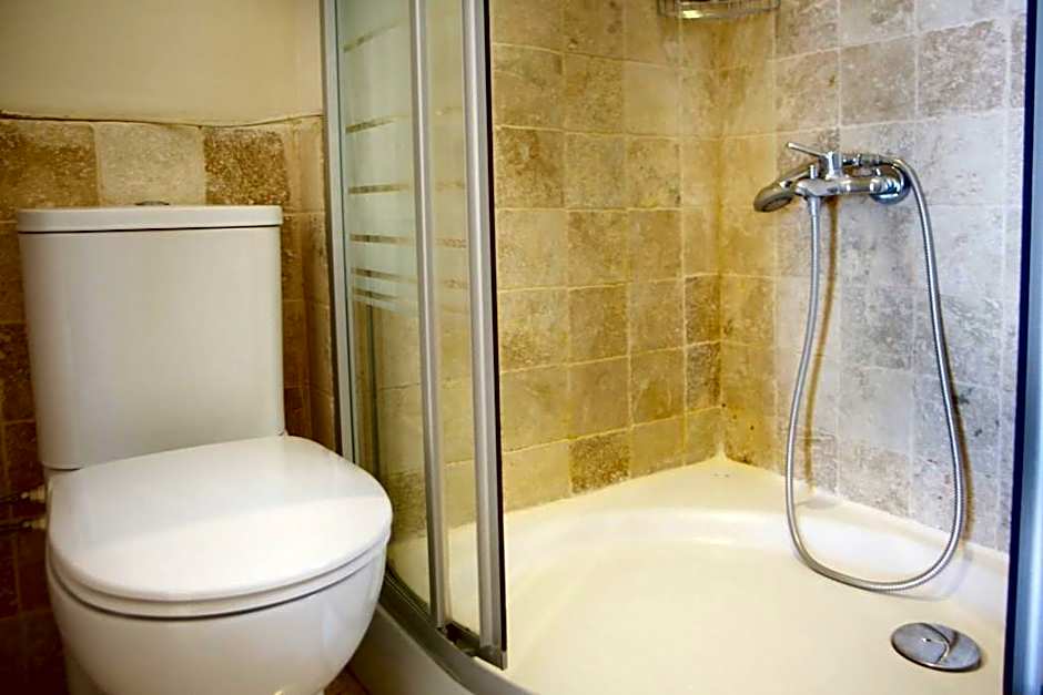 Saylam Suites