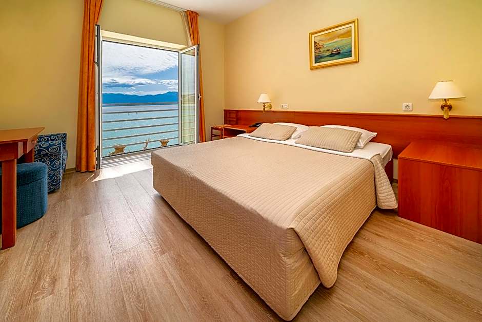 Photo 1 of 7 of Superior 1 Double Bed or 2 Beds, Sea View