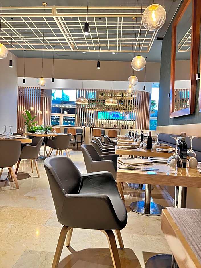 Holiday Inn Bogota Airport By IHG