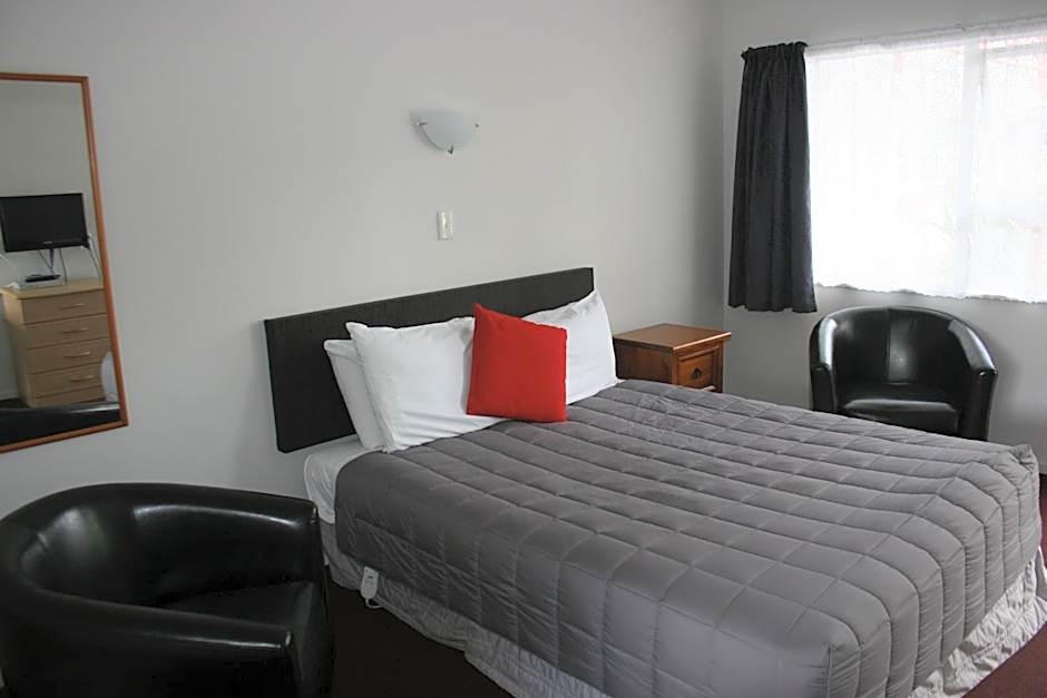 Burgundy Rose Motel
