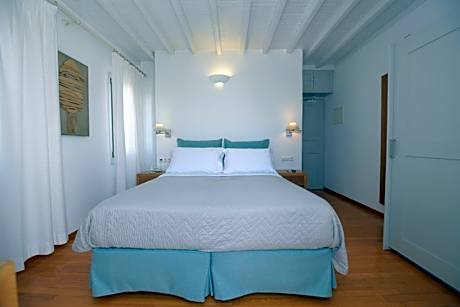 Triple Room with Sea View