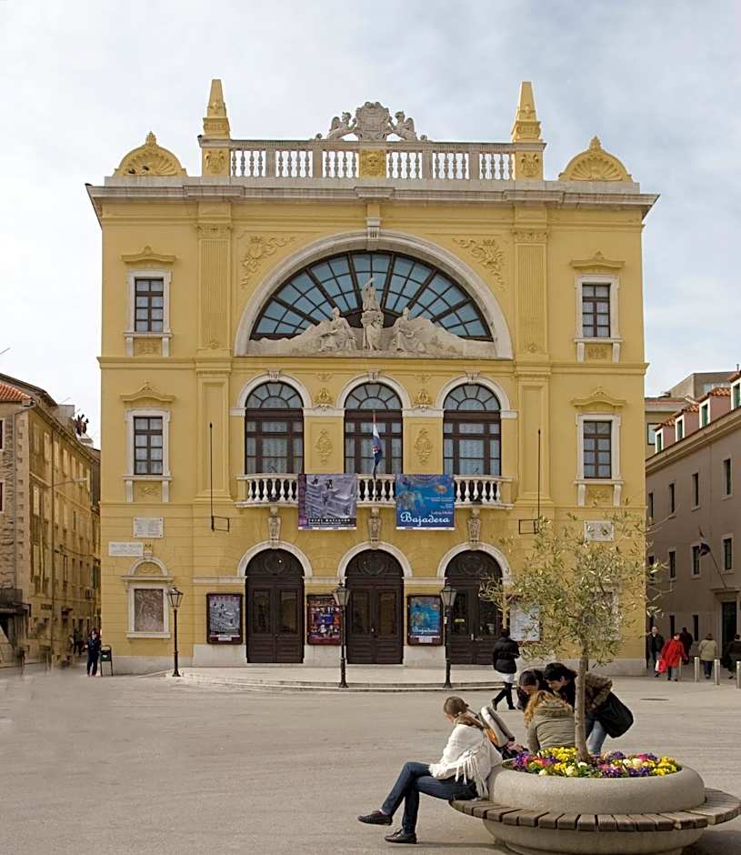 Aspalathos Residence