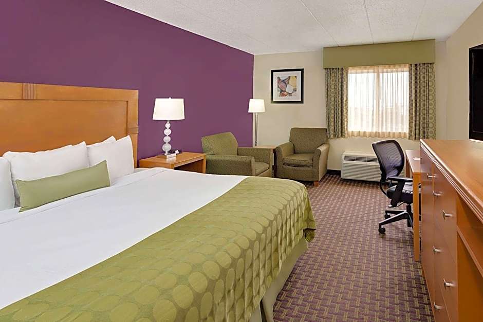 Ramada by Wyndham Marquette