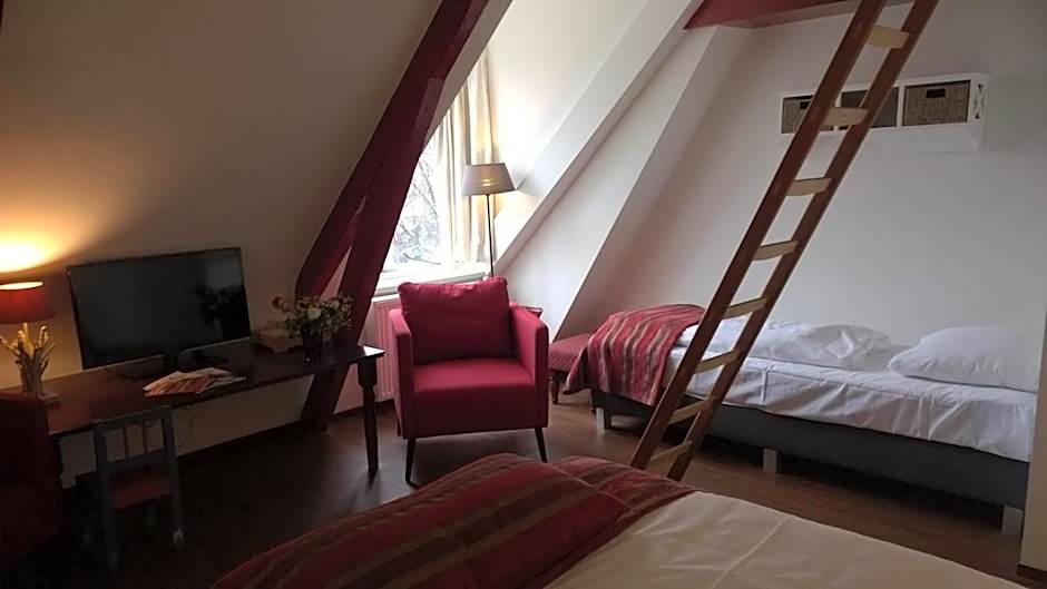 Amsterdam House Hotel