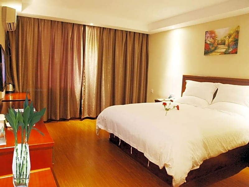 GreenTree Inn Guangxi Yulin Jincheng Commercial Building Shell Hotel