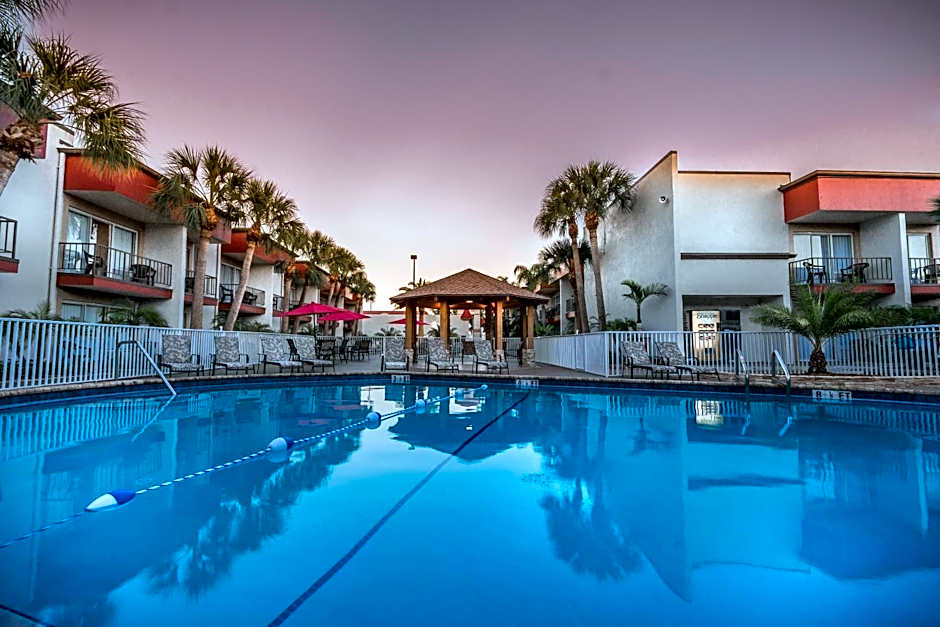 La Quinta Inn & Suites by Wyndham Clearwater Central
