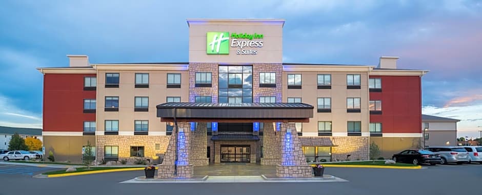 Holiday Inn Express Hotel & Suites Bismarck By IHG