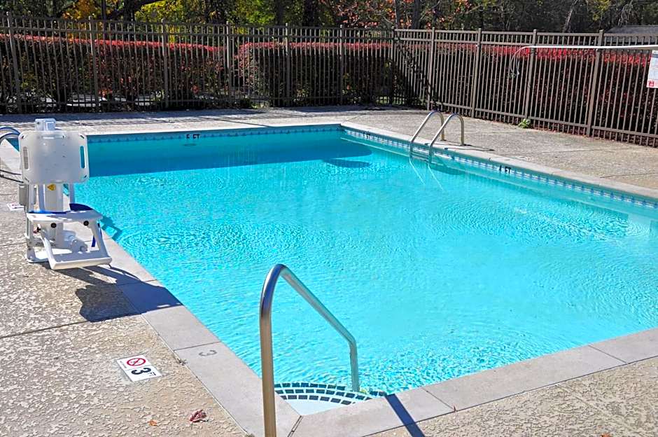 Holiday Inn Express Brentwood-South Cool Springs By IHG