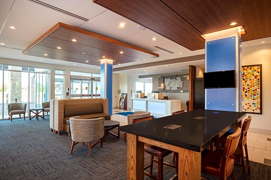 Holiday Inn Express And Suites Beloit By IHG