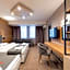 Avenue Hotel