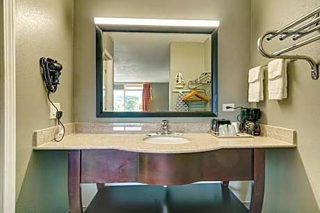 Double Room with Two Double Beds - Non-Smoking