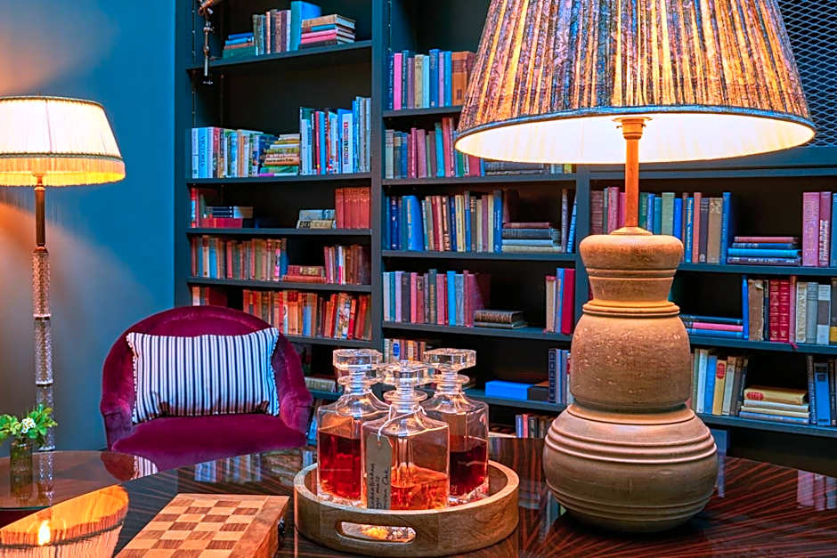 The Mitre, Hampton Court