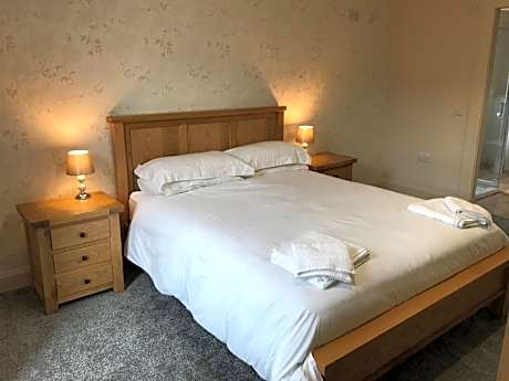 Double or Twin Room with Private Bathroom