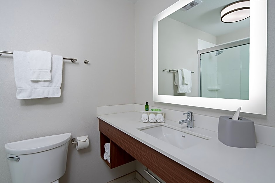 Holiday Inn Express Seattle - Sea-Tac Airport By IHG