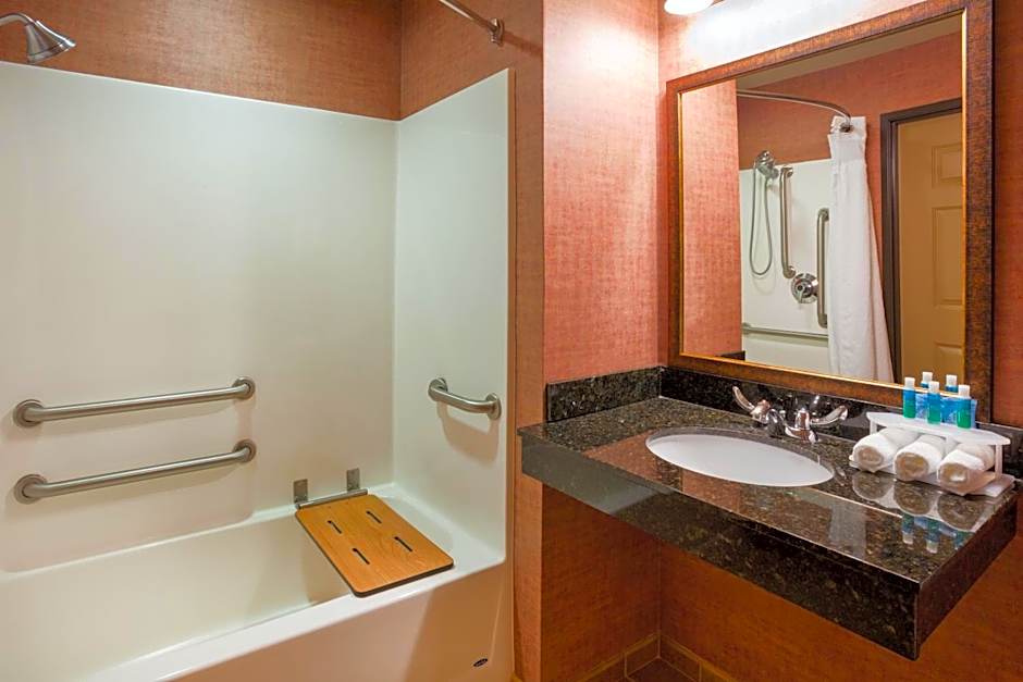 Holiday Inn Express Hotel & Suites Brainerd-Baxter By IHG