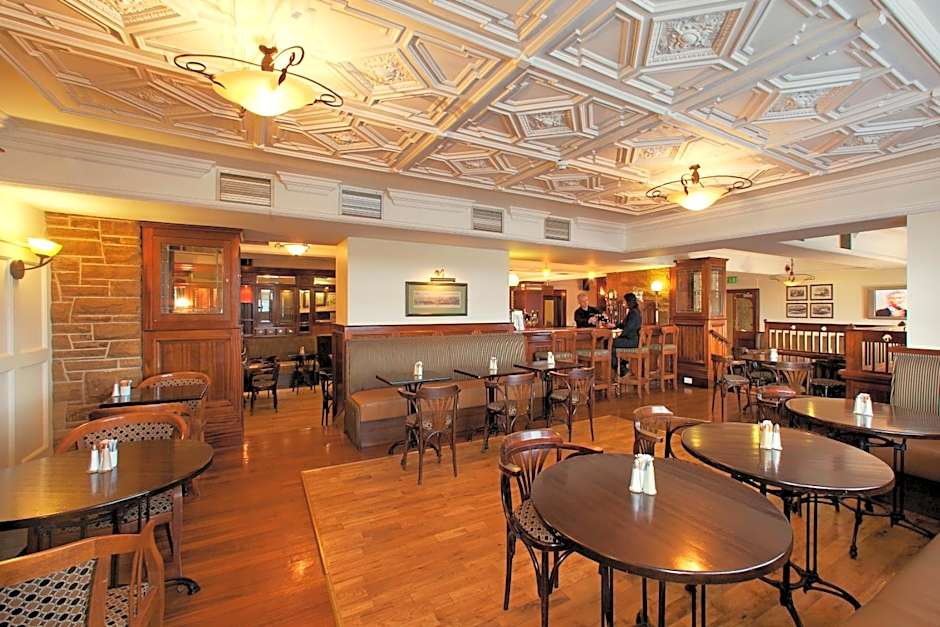 Walter Raleigh Hotel