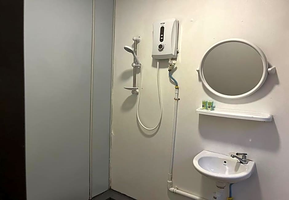 1108 Carebin Slim River