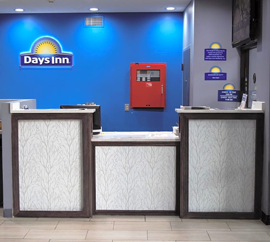 Days Inn by Wyndham Montgomery