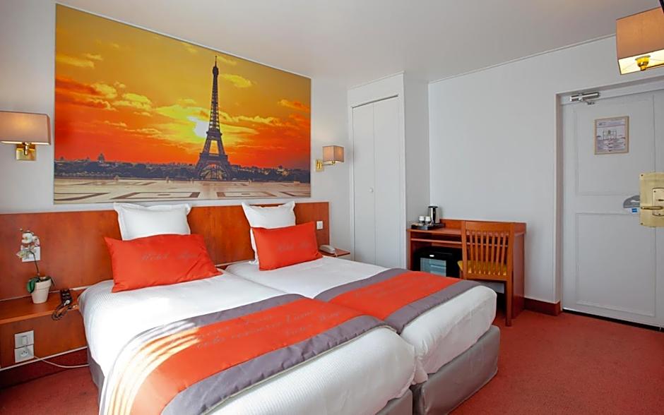 Alyss Saphir Cambronne Eiffel