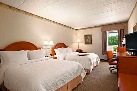 2 Queens Hearing Accessible Nonsmoking Vis Firealrm/door/phn Alrt/hdtv Microwv/fridge/free Wi-fi/fre