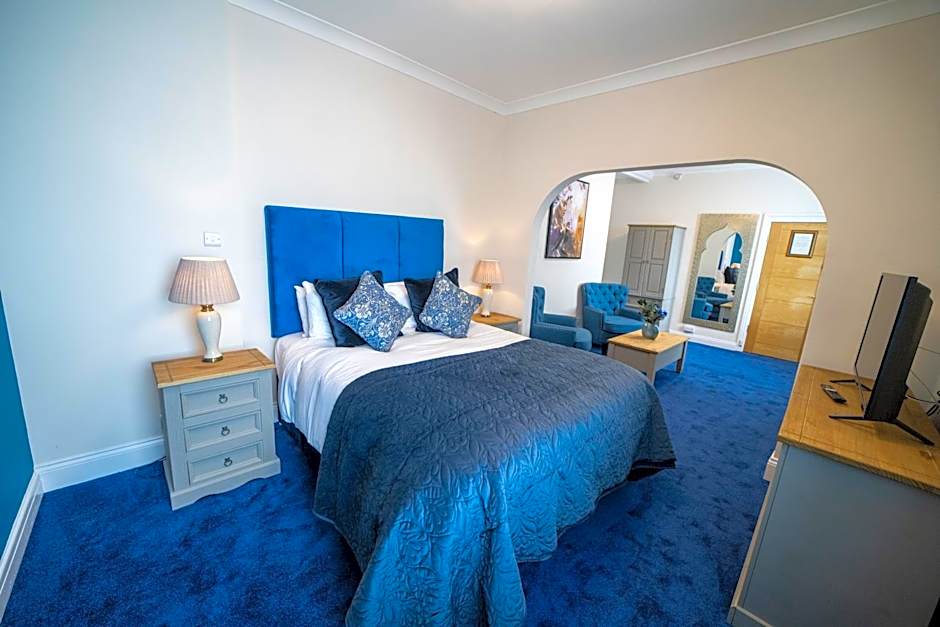 The Manor Hotel