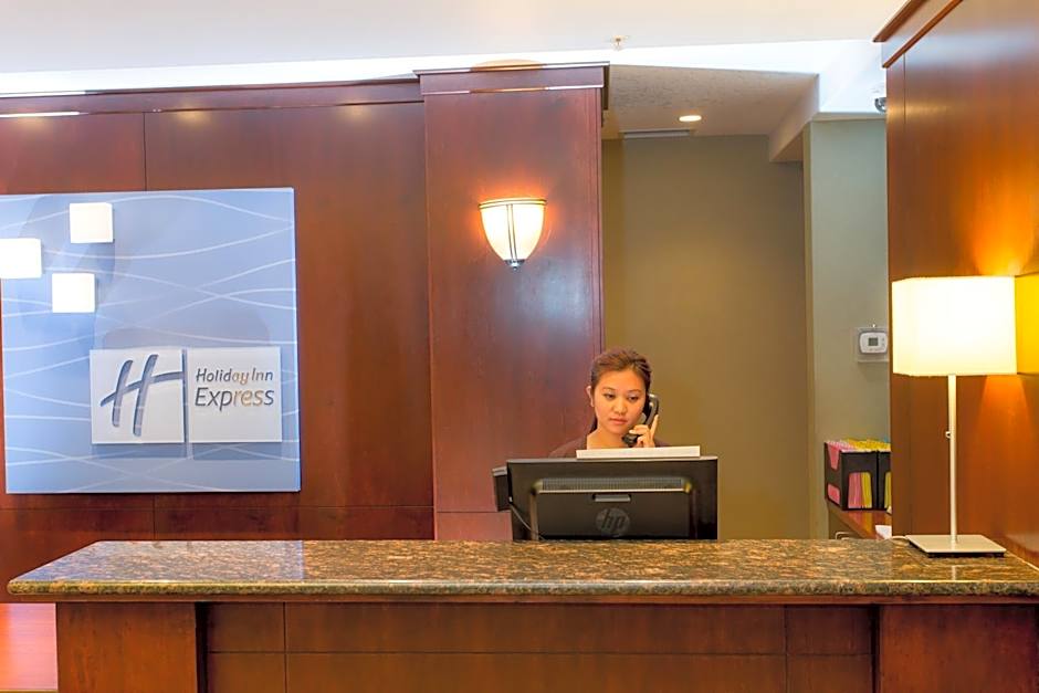 Holiday Inn Express & Suites Drayton Valley By IHG