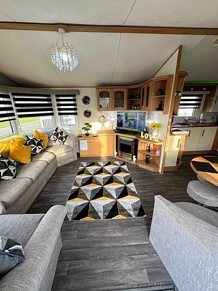 8 berth Waterside Ingoldmells V8 Santanavan 3