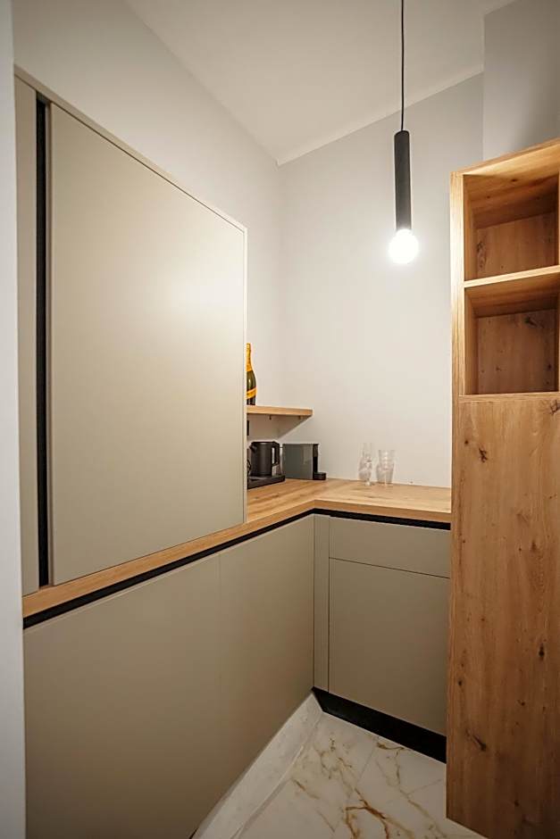 Bloom Downtown Suites