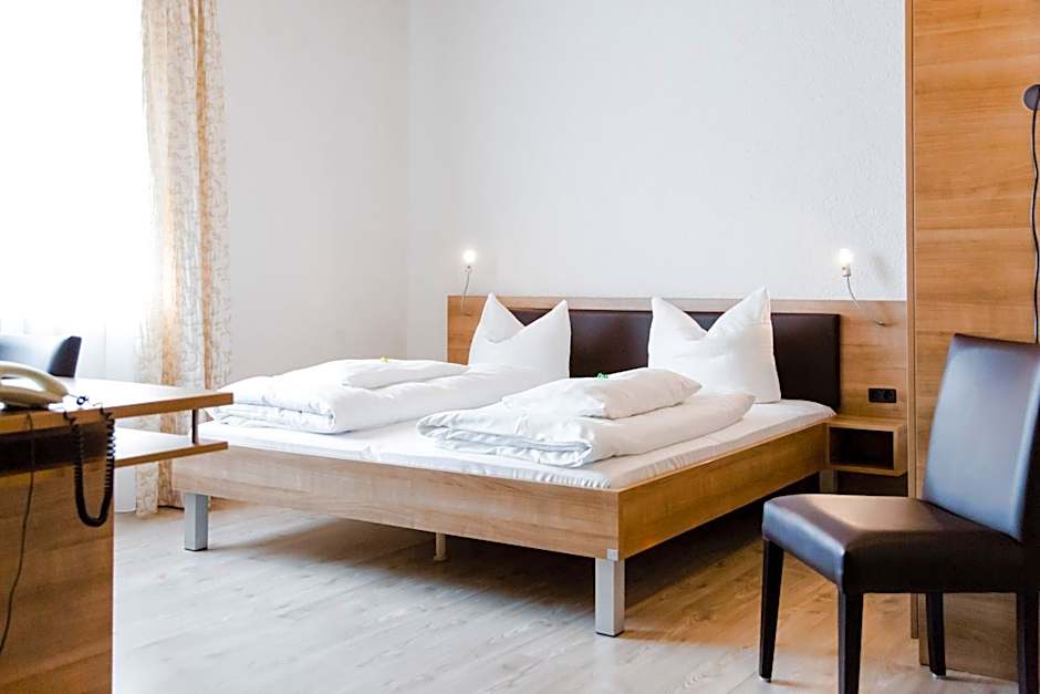 Photo 1 of 7 of Double Room