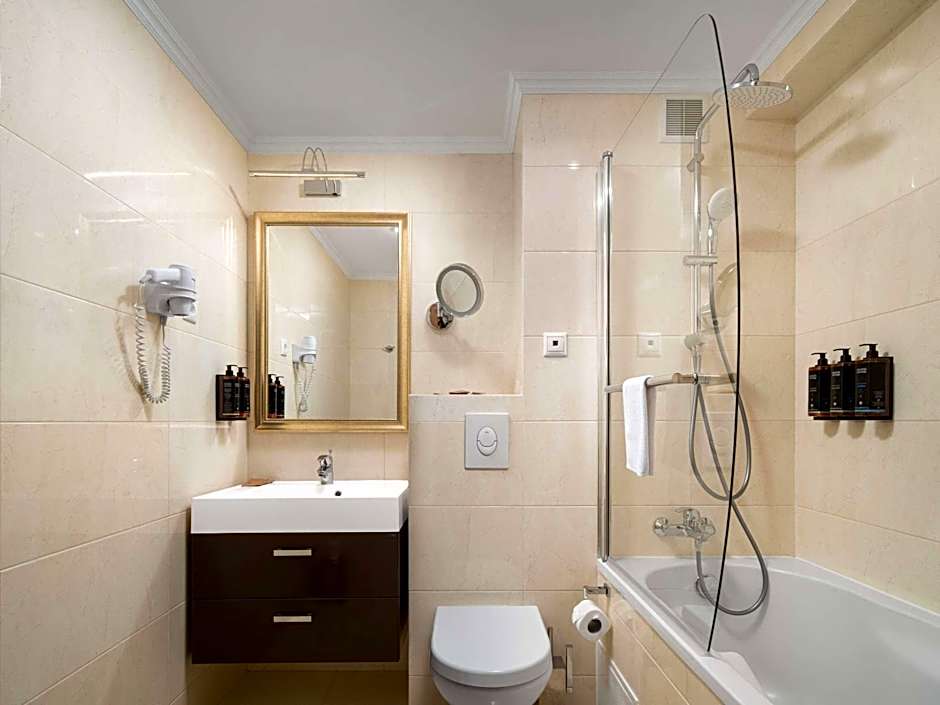 Mercure Chisinau Center Jazz Hotel 