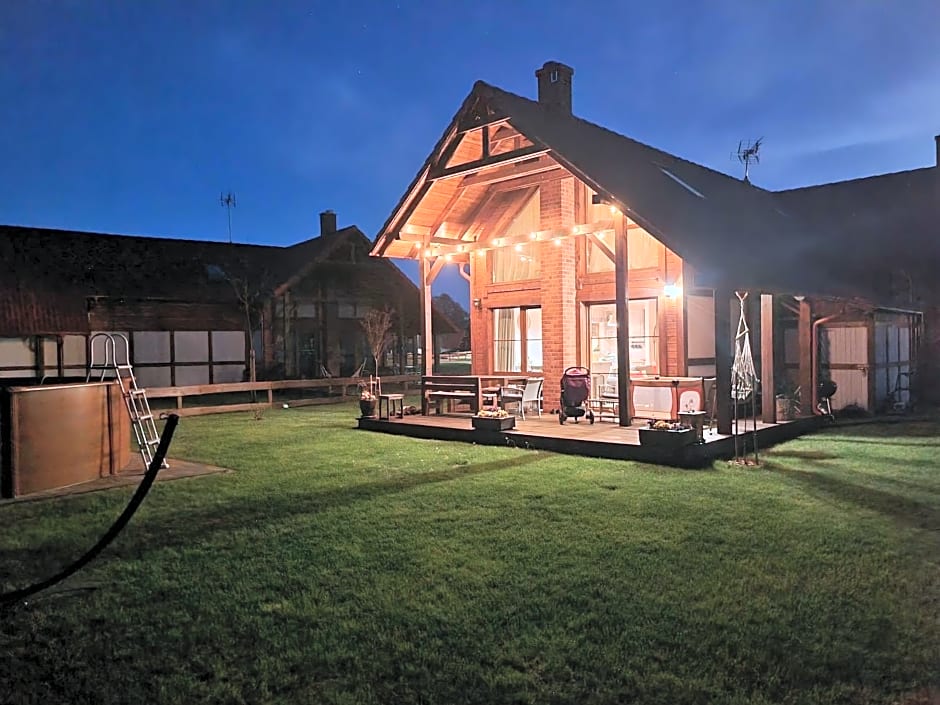 Domek z basenem nad jeziorem Gwiazdy, Ostoja Bukowo, Kaszuby