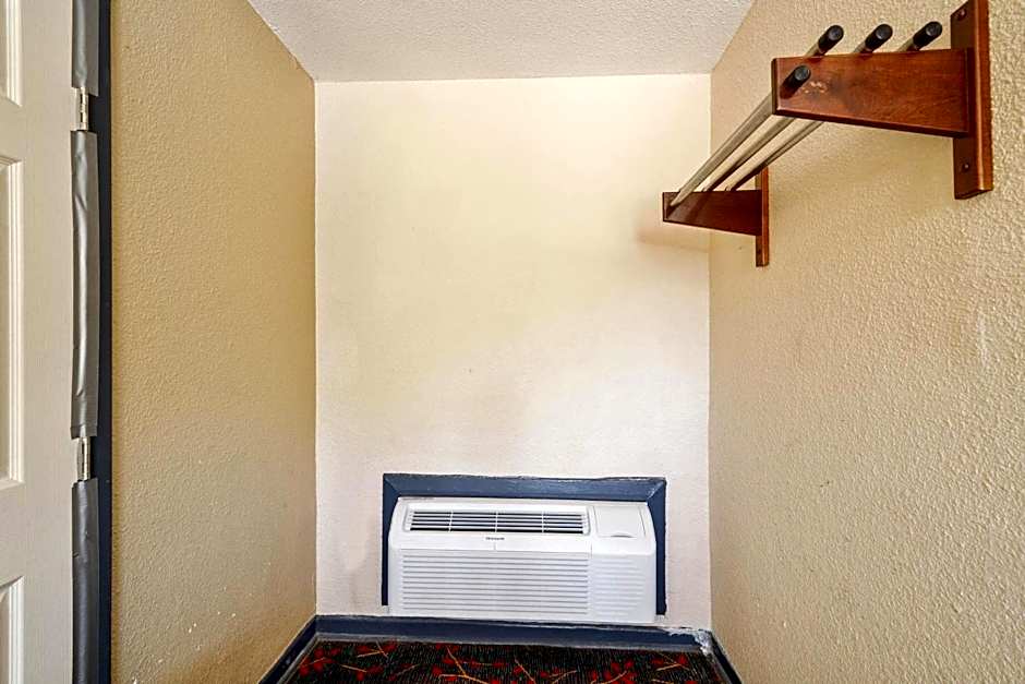 OYO Hotel Luling TX Downtown I-10/US-90