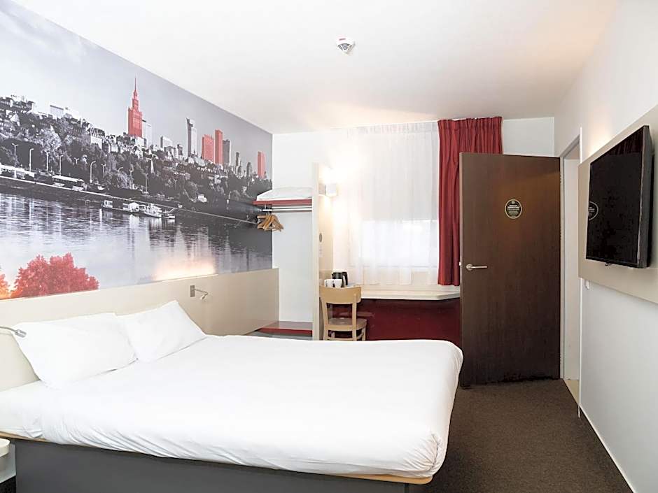 B&B Hotel Warszawa-Okęcie