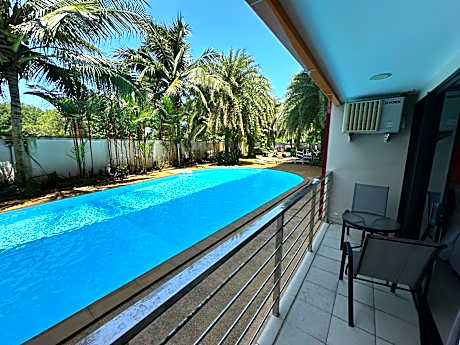 1 - Bedroom Apartment Pool Access, 750m to the Beach
